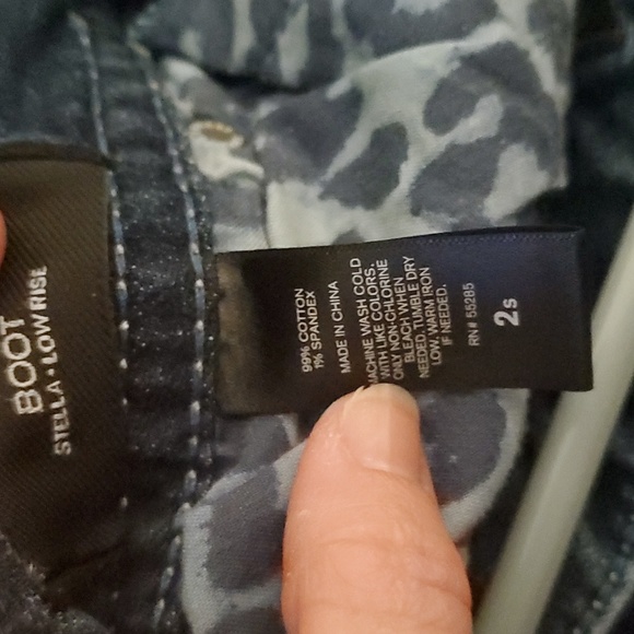 Womens Bootcut Express jeans. Size 2 Short. Dark - Picture 4 of 4